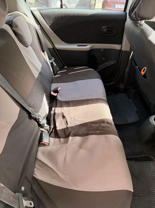Toyota Yaris 1.0 VVT-i 2005 | Económico e Fiável