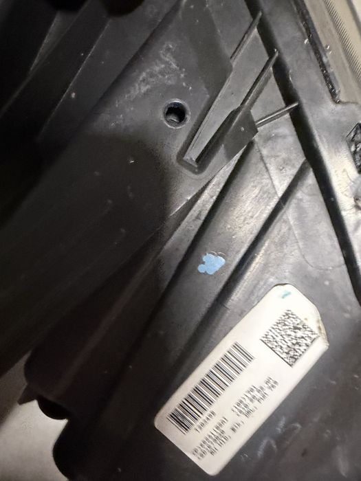 Durango 2014-2020 lampa prawa xenon z poziomowaniem