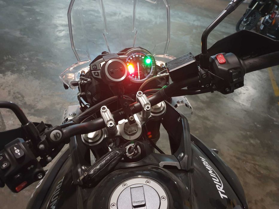 Moto triumph tiger xrx 800