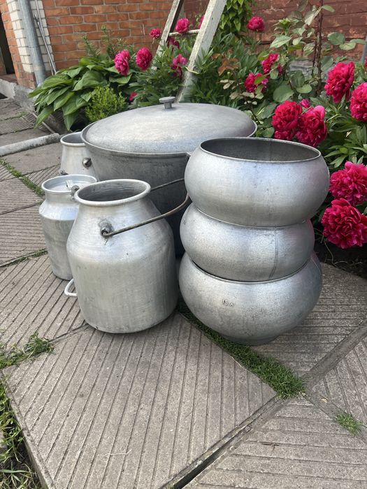 Продам алюмінієві казани в доброму стані, 10 л - 500 грн, 15 л - 600 грн, 20 л - 700 грн, відра алюмінієві на 20 л-500 грн, бідончик на 10 л - 300 грн