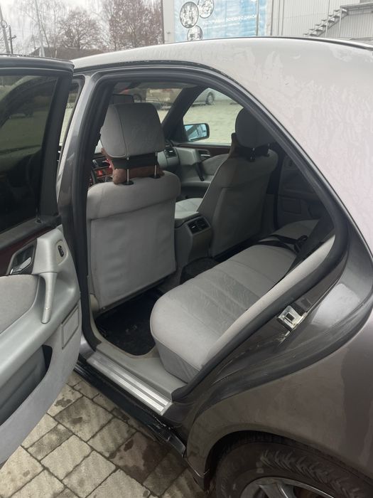 Продам mercedes w210