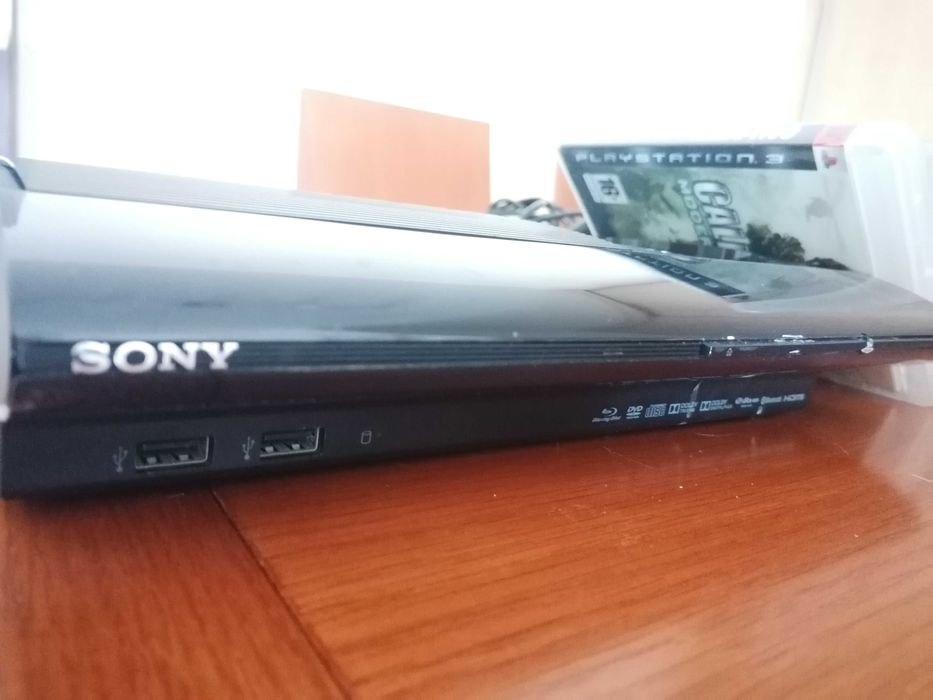 PS3 Slim, Controllers and Games64550360599809120