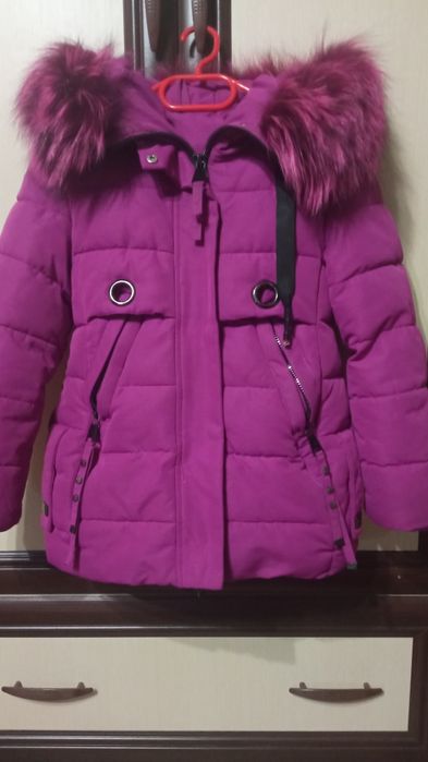 Зимова куртка на дівчинку