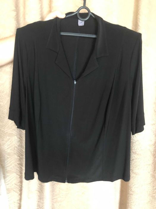 Bluzka czarna na zamek nowa rozmiar 52