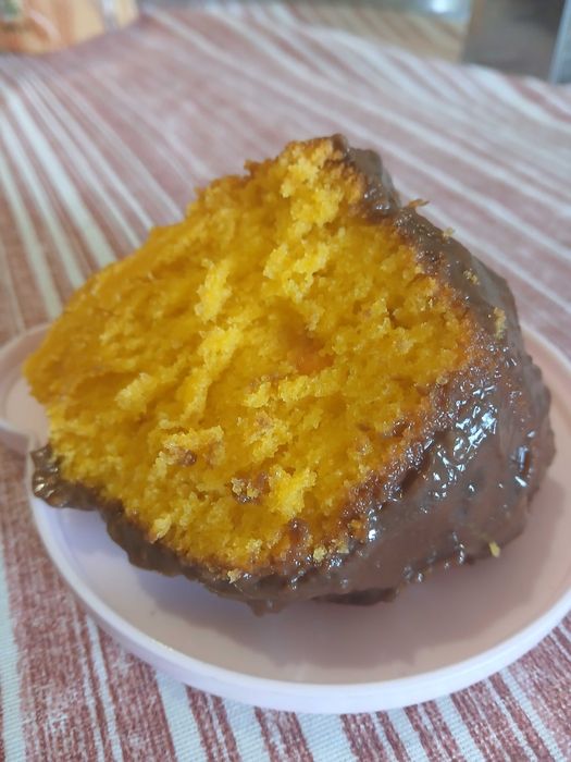 Bolo de cenoura com chocolate
