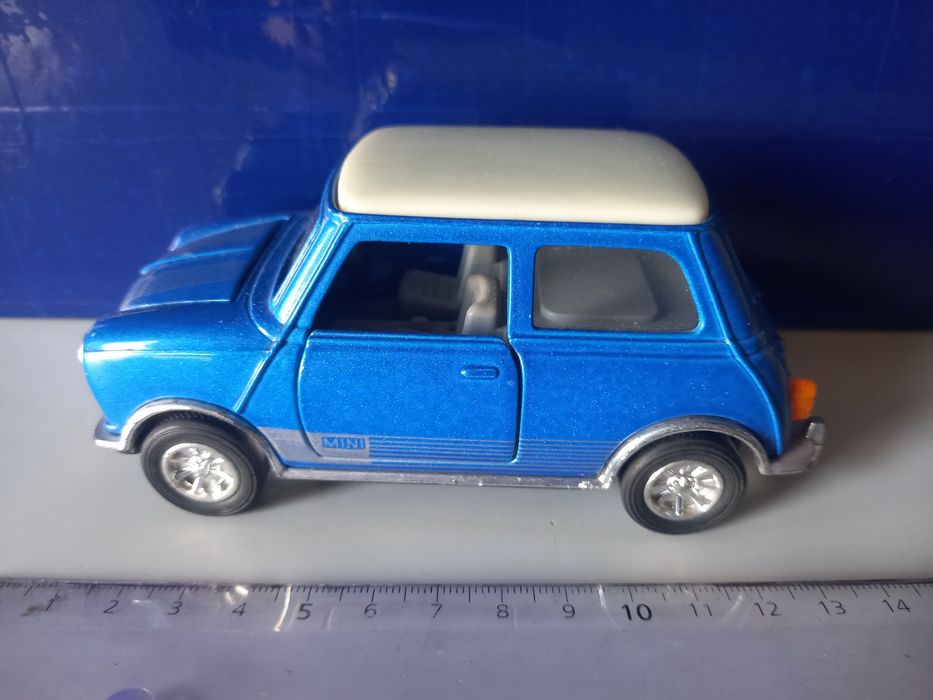 Morris mini (miniatura)