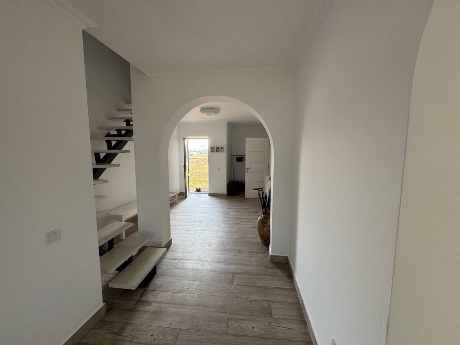 Продається двоповерховий сучасний житловий будинок в Коломиї