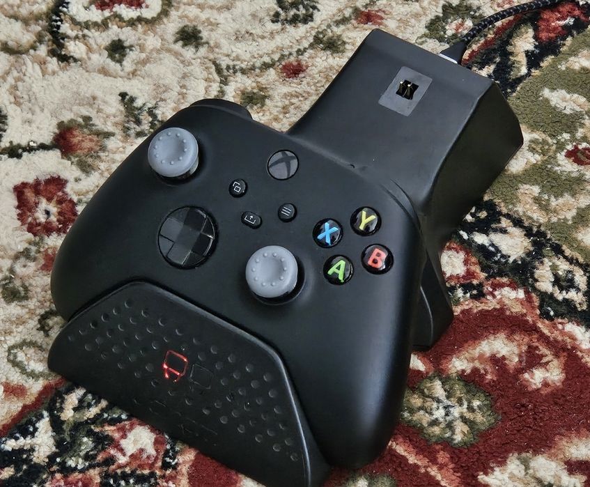 Stacja dokująca VENOM do padów Xbox Series + akumulator