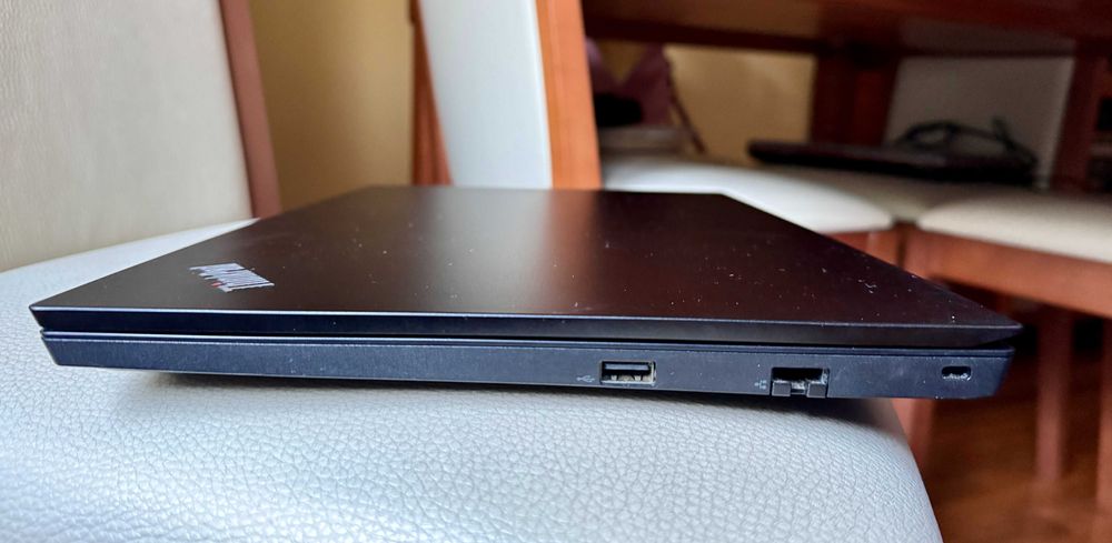 Lenovo ThinkPad E15 15.6"FHD/i5-10210u Quad Core/16Gb Ram/2 Discos=1TB