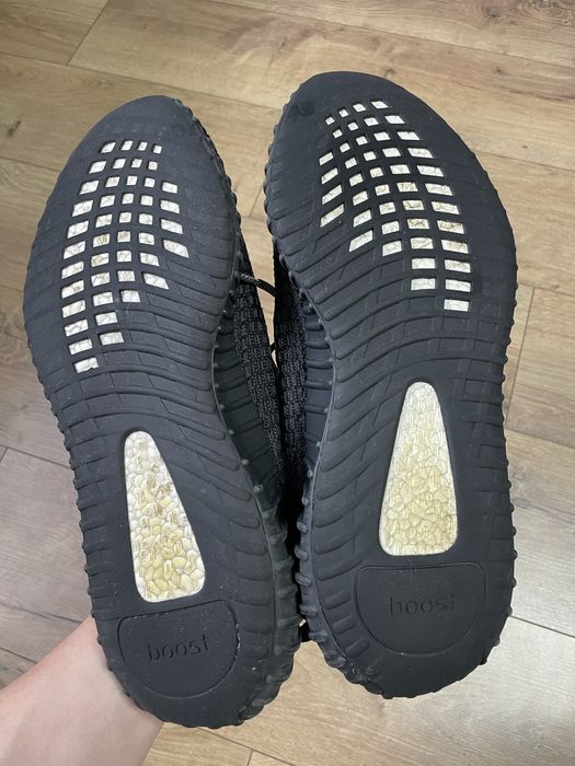 Оригінальні Adidas Yeezy  Boost 350 ( 46 розмір )