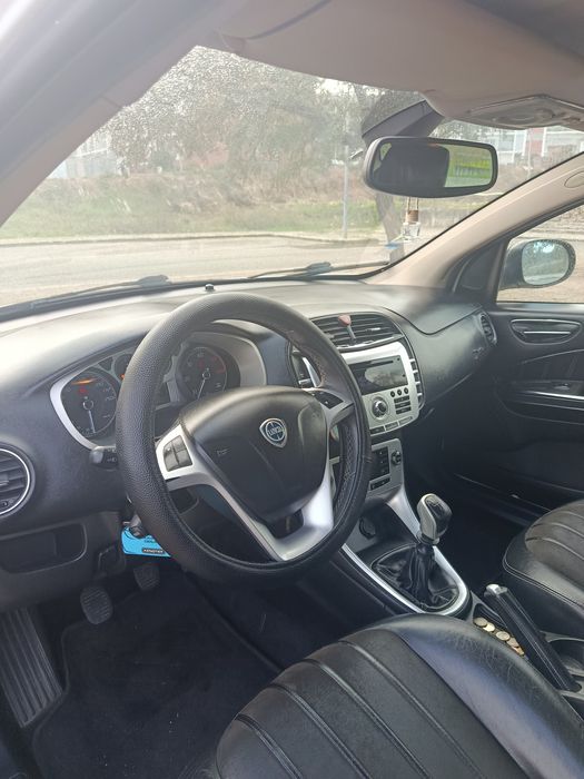 Lancia Delta 2.0 16v caixa de 6velocidades impecável  !!!