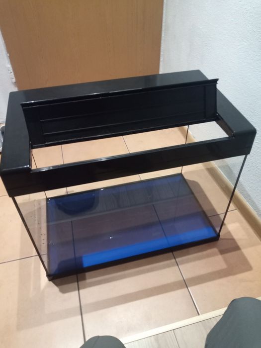 Sprzedam akwarium.