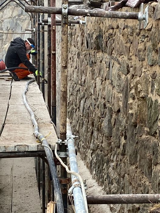 Piaskowanie, sodowanie, pudrowanie cegieł i drewna