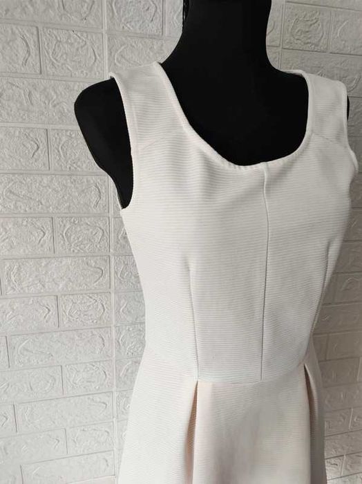 Sukienka rozmiar m koktajlowa lato troll cena 18 zł