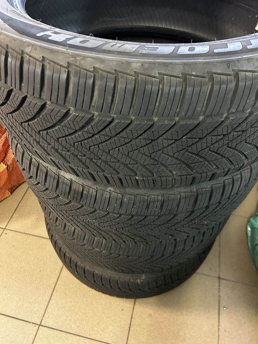 4X Całoroczne 225/50R18 Tracmax