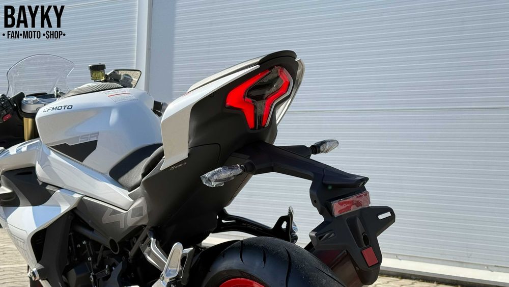 Мотоцикл CFMOTO 450SR