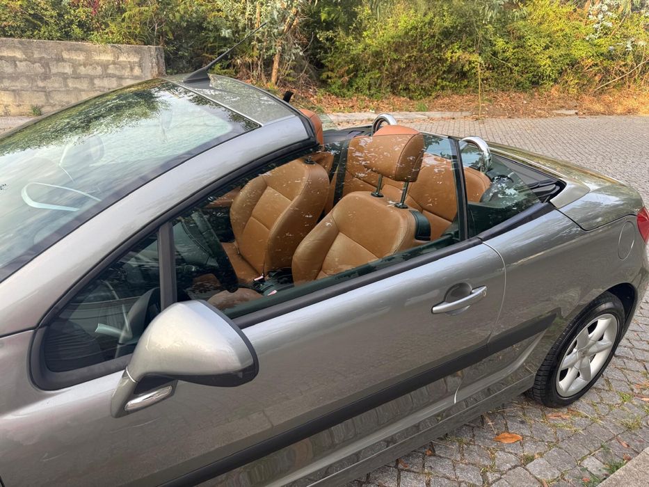 Peugeot 207 CC em bom estado