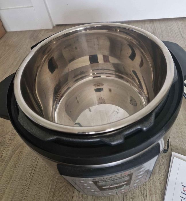 Instant Pot IP-LUX 60 (Panela de pressão elétrica)