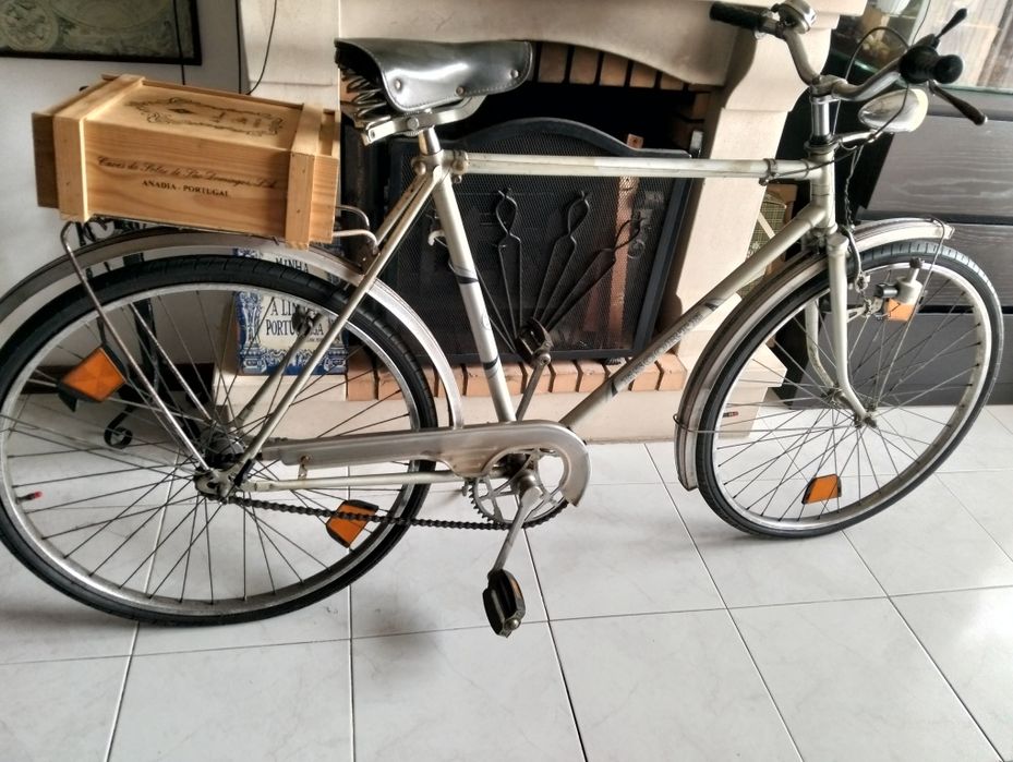 Bicicleta pasteleira antiga