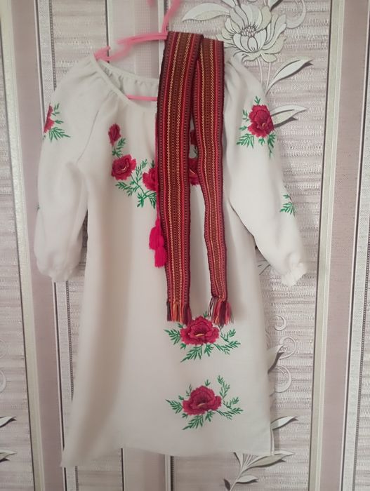 Продам дві вишиванки.