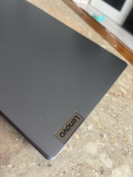 Lenovo IdeaPad Slim 3 – 16GB RAM / 512GB SSD – Como Novo