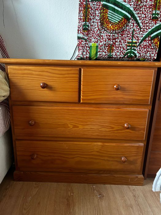 Cómoda de quarto de Pinho maciço