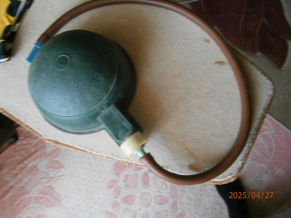 насос для надувания лодки.