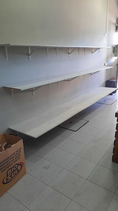 Prateleiras seminovas