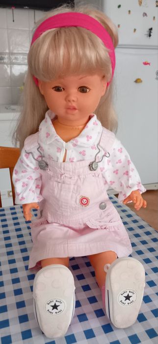 BONECA BONITA E ANTIGA,BRINCAR OU COLECIONAR.Casa,Quarto,Sala,Colecção