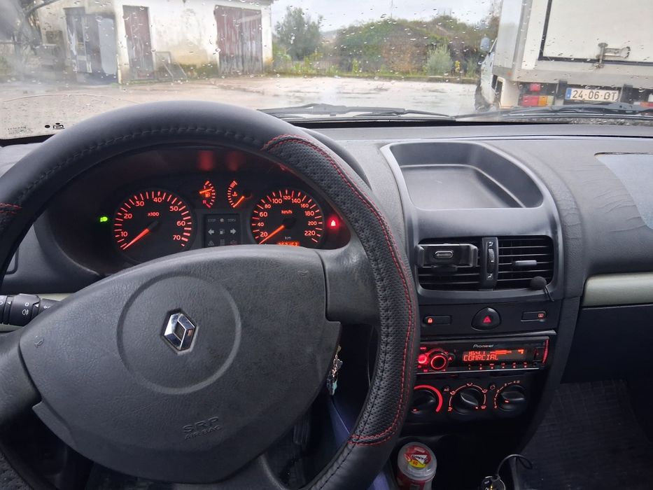 Renault clio comercial