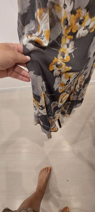 Odsprzedam pieknaletnia sukienka na podszewce