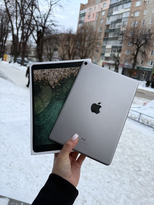 Планшет iPad Pro 10.5 64GB Wi-Fi Space Gray