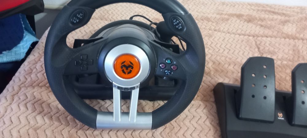 Volante e pedais para ps4 e jogo need for speed