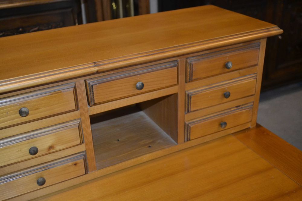 komoda ,sekretarzyk . świerk