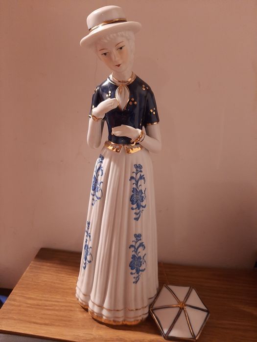Porcelanowa figurka