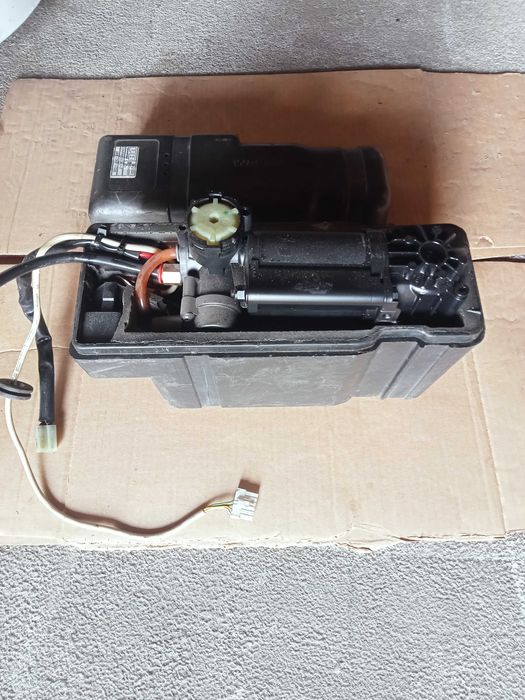 Компресор пневмопідвіски