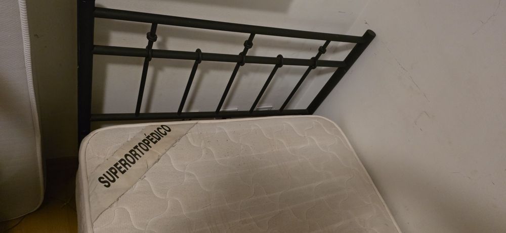 Cama solteiro com colchão ortopedico