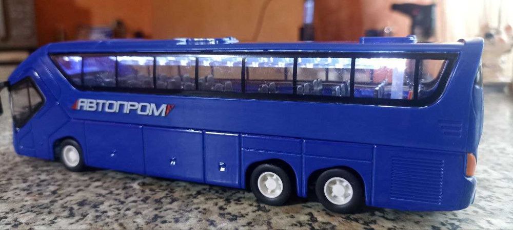 Mercedes-Benz свет в салоне, фары, звук, двери, металл 1:50, синий