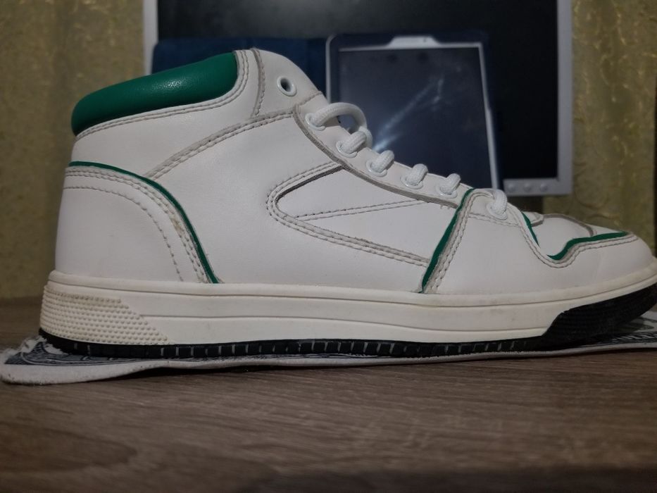 Кросівки білі 36рр ст23.5см