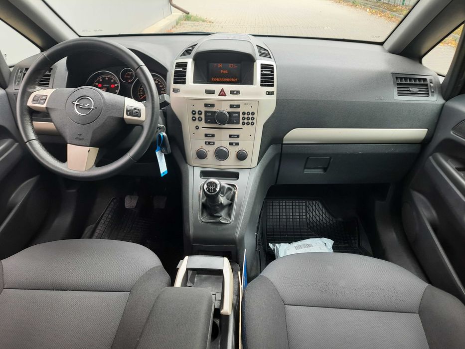 Wyprzedaż 1.6 benzyna 7 osobowy ważne opłaty