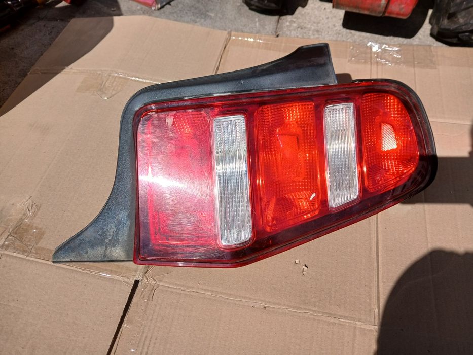 Lampa prawa tył tylna Ford Mustang V 09-12 Lift s197 USA  Ostrów Wlkp