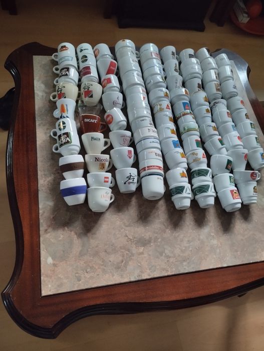 Chávenas de café para colecionadores sem pires