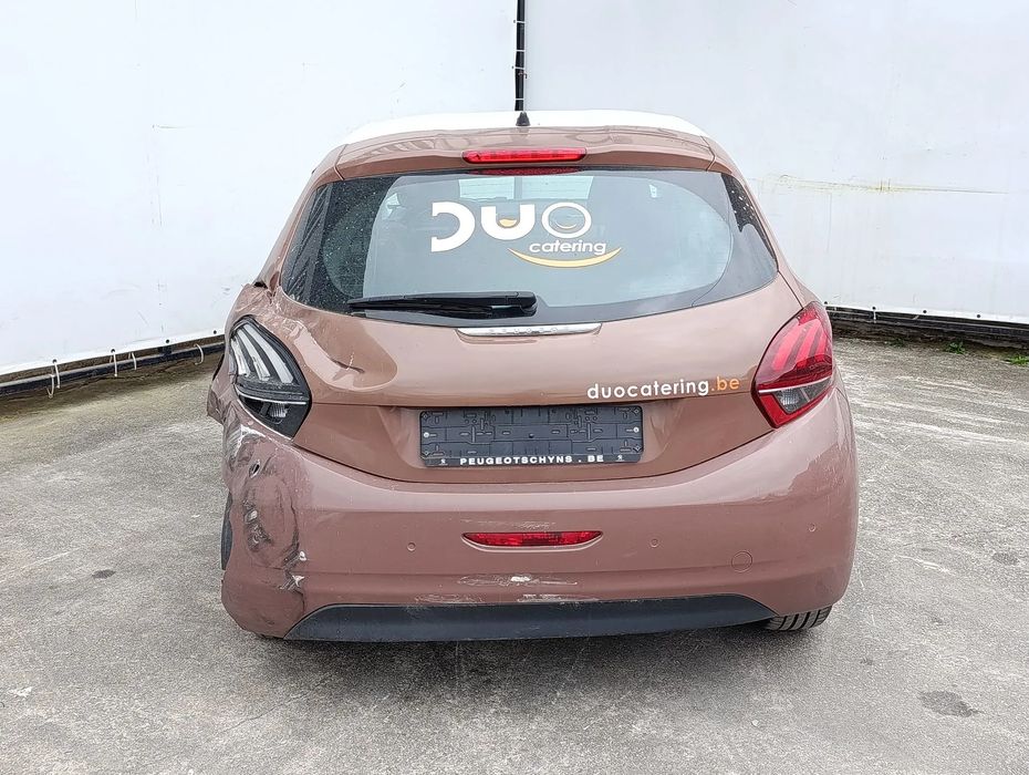 Para peças PEUGEOT 208