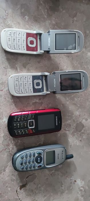 Telemóveis, 2a funcionar bem estimado, 20 euros tudo,outros para peças