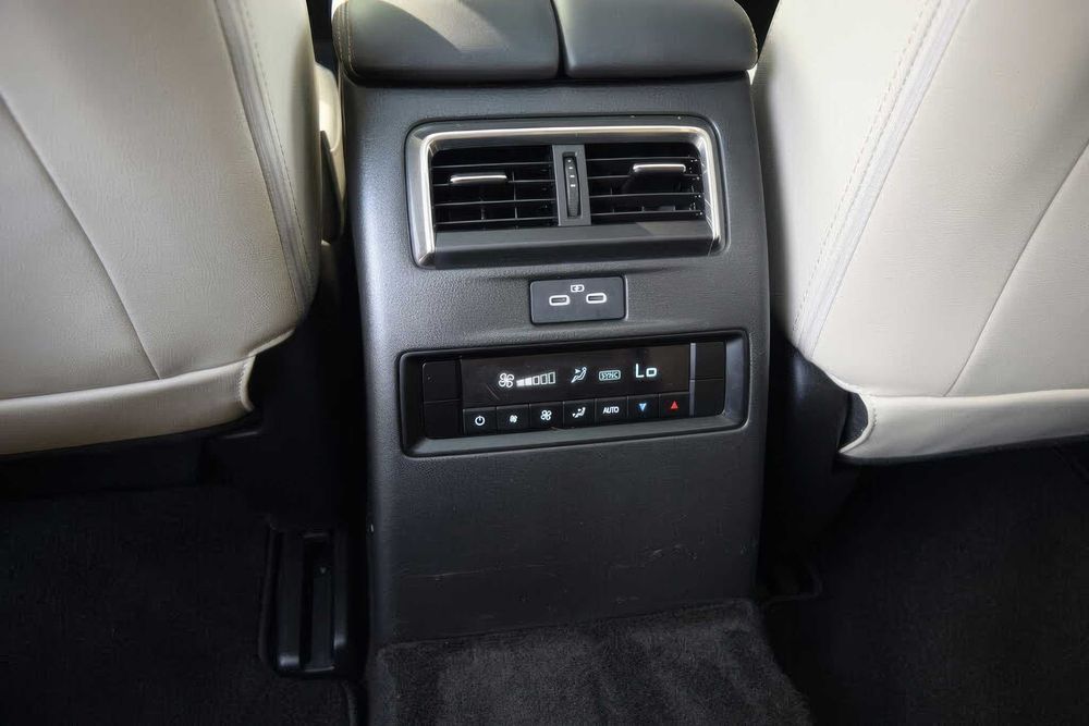 Mazda CX-70 PHEV Premium Plus      2025