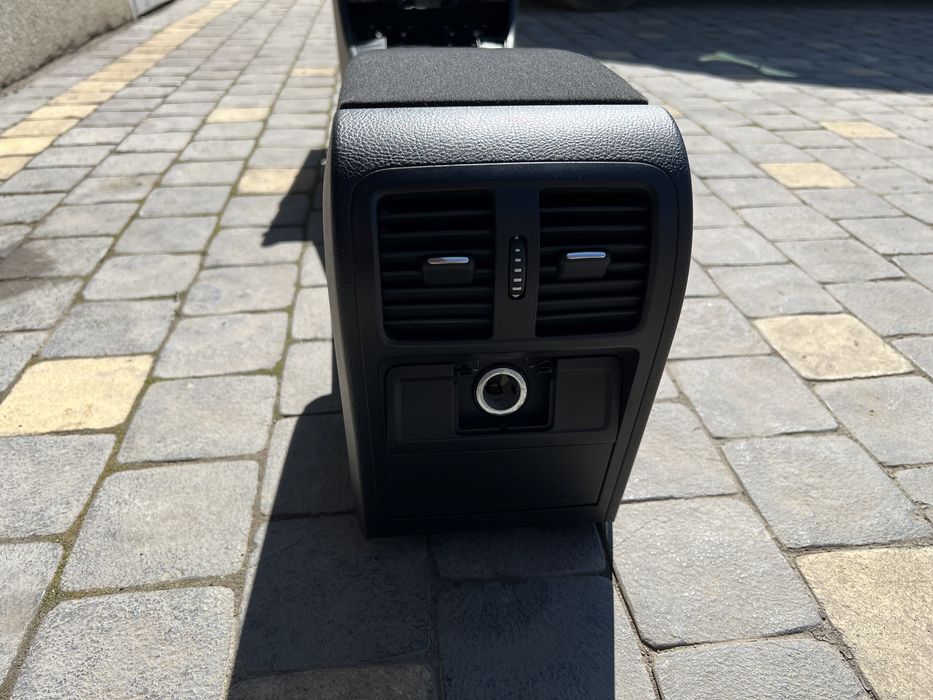 Центральна консоль Підлокітник борода VW Passat B7 Європа дефлектор