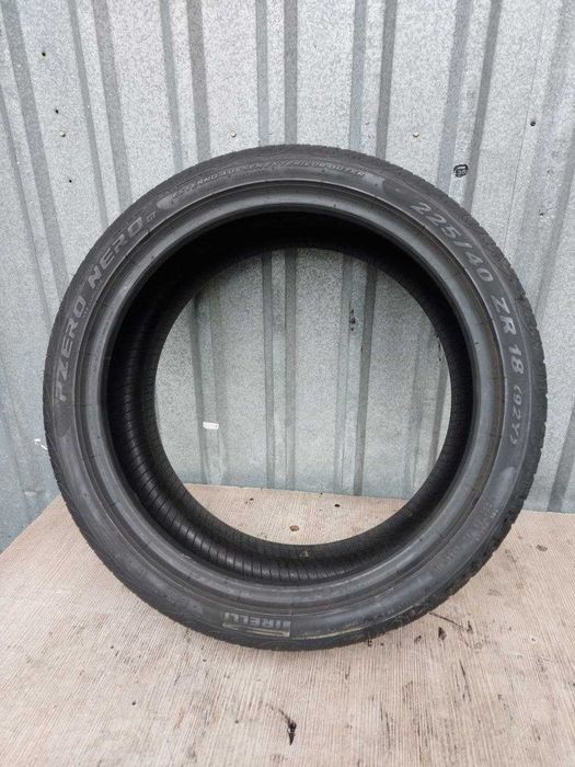 Резина Шини 225 40 R18 Pirelli Pzero Nero