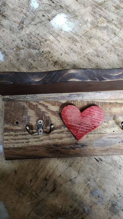 Wieszak w stylu rustykalnym.