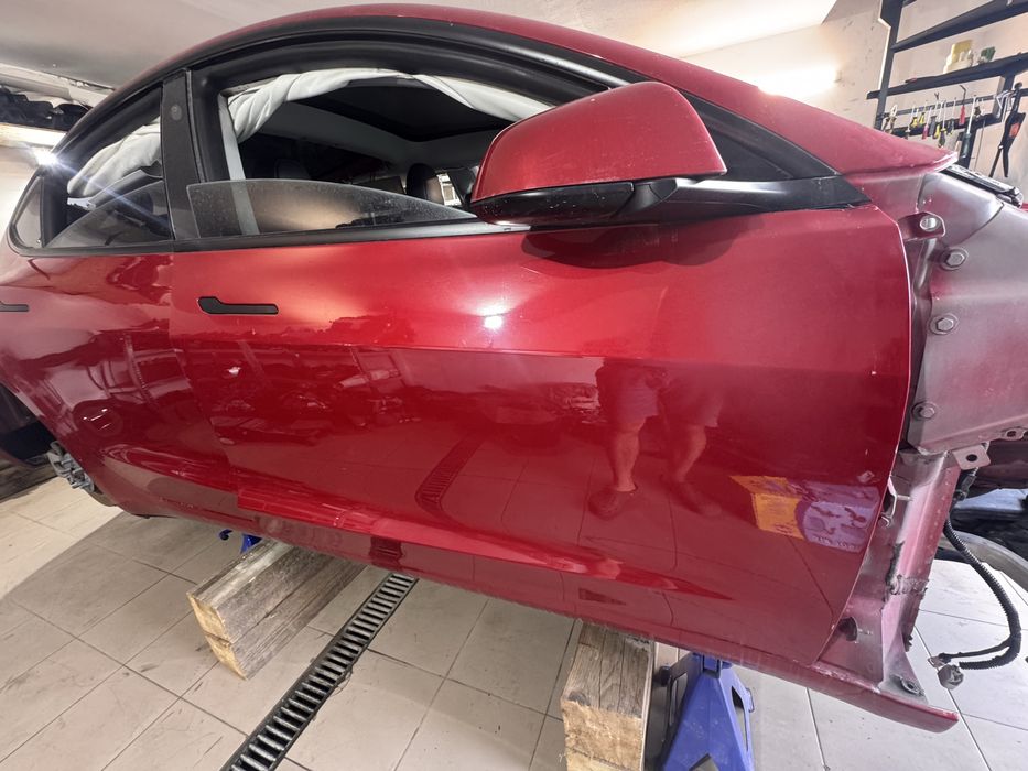 Двері Tesla Model 3 червоні PPMR
