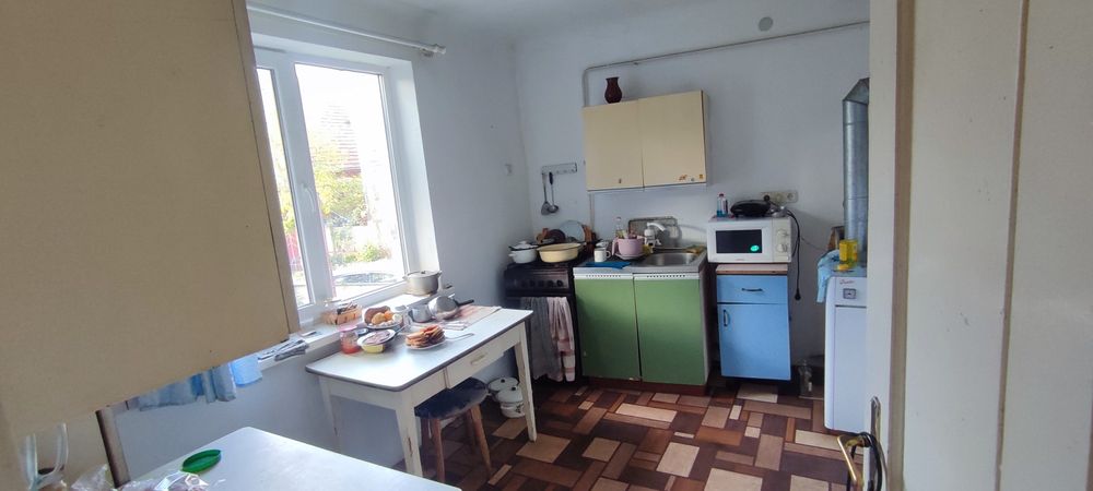 Продаєтьсяи2х кім квартира Сторожмнецькій початок ціна 58 000$